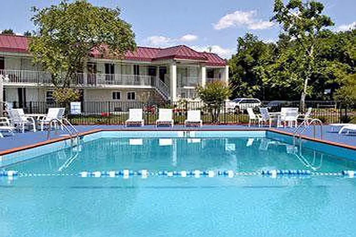 Days Inn Charleston Airport Coliseum