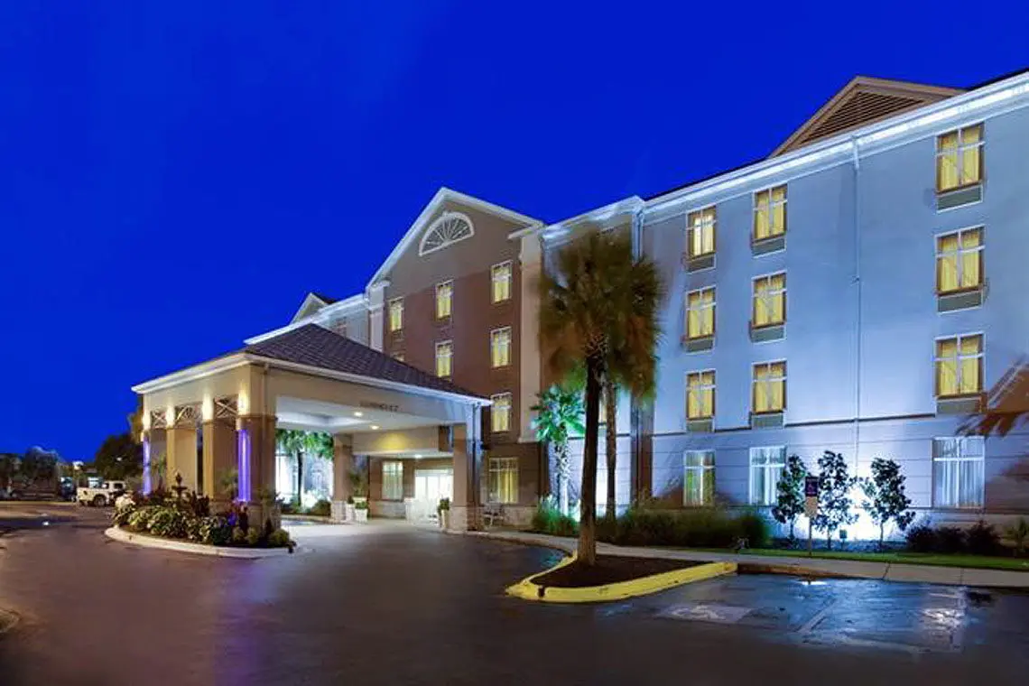 Holiday Inn Express & Suites Charleston-Ashley Phosphate