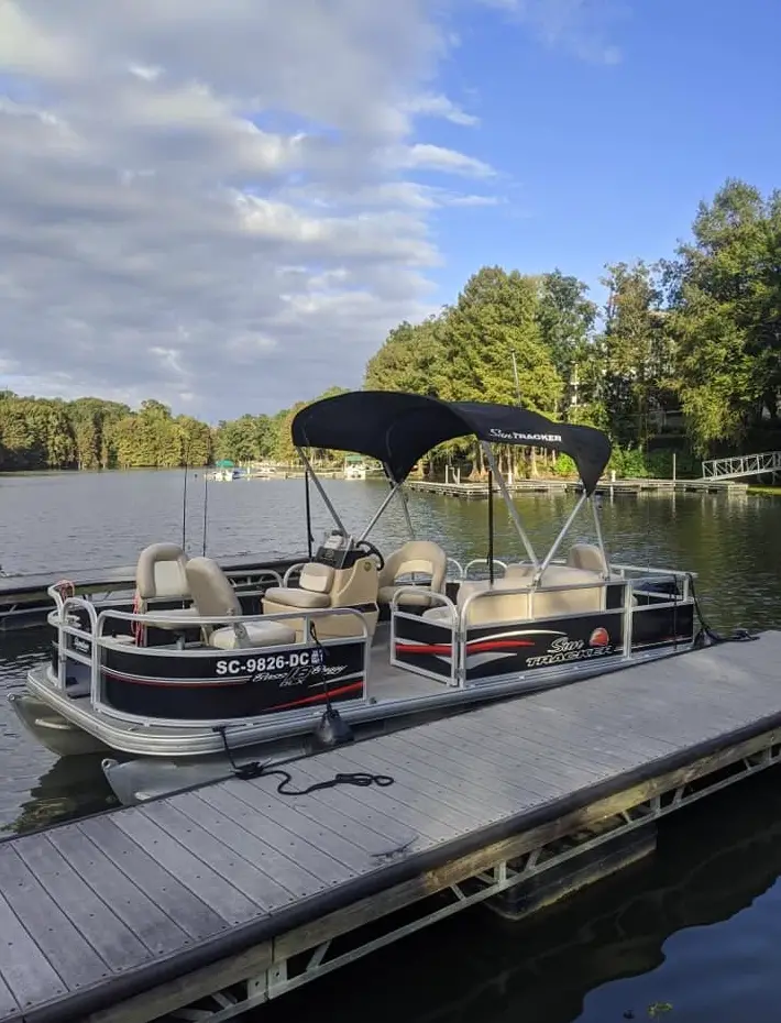 2016 Sun Catcher G3 TriToon Premium Boat Rental