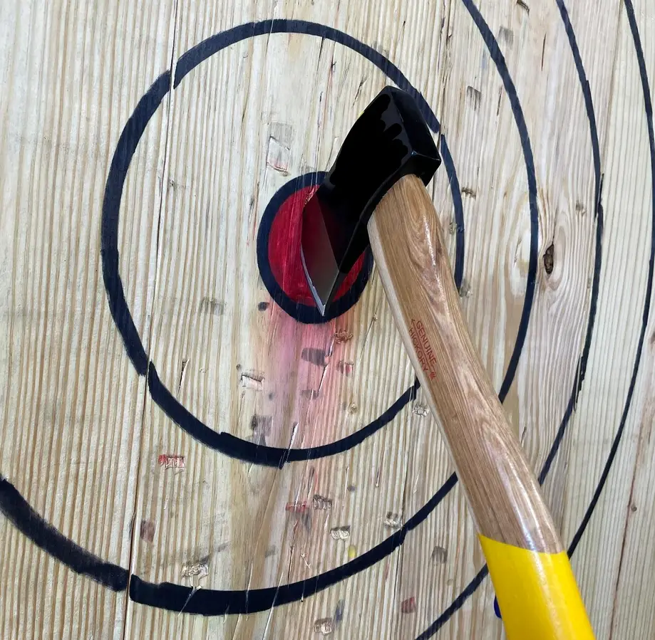 1 Hour Axe Throwing