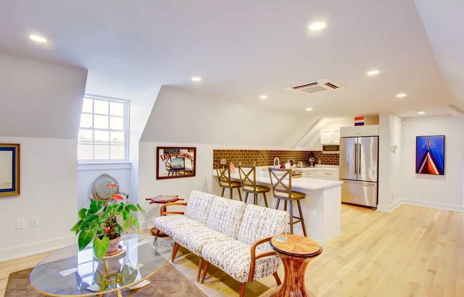 3Bed / 2Bath modern oasis in the heart o...
