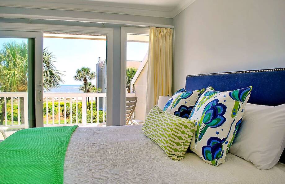 OCEANFRONT Villa with Screened Porch in ...