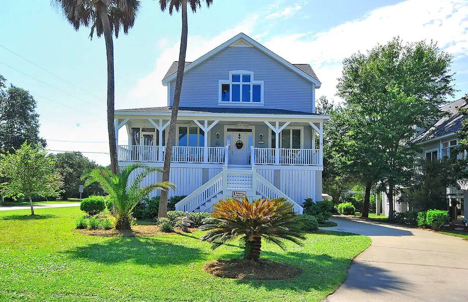 CLASSIC and Cozy IOP Beach Home, Family-...