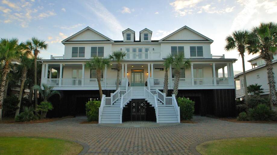 OCEANFRONT Vacation rental home in Isle of Palms, SC settings