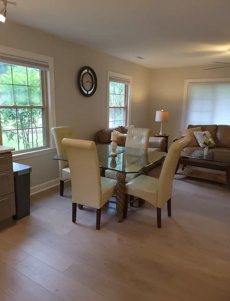 B-Southern Charm- 4 miles to Downtown Charleston and Close To All Areas!
